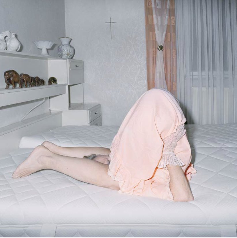MagentaFDN's tweet photo. *5 DAYS LEFT TO APPLY* Image by Nina Roeder, past #FlashForward winner (Find her on IG: ninaroeder). Join this club of emerging photographers by submitting your work in this competition. Open internationally. $50K in prizes. https://t.co/LzbLu0RwgG #flashforward2019 https://t.co/edgvKrOfzL