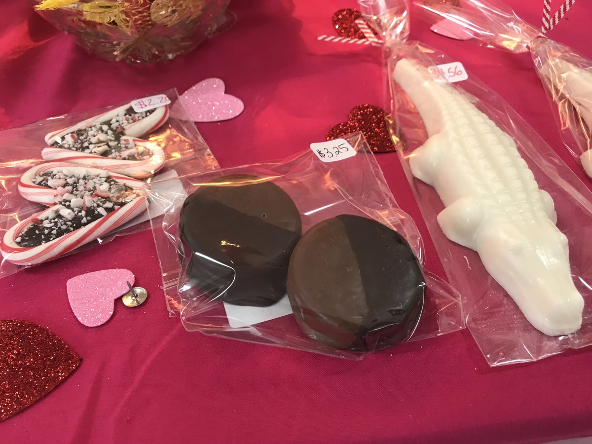 BeachsideCandy's tweet photo. It's never too early to start thinking about your Valentines Day plans! Pre-Order your favorite candy at Beachside Candy Co. we make a limited amount! Send some to your friends and family. We ship anywhere in the USA. 
#Love #LoveNSB #ValentinesCandy #BeachsideLOVE https://t.co/E5jdlNzjlD