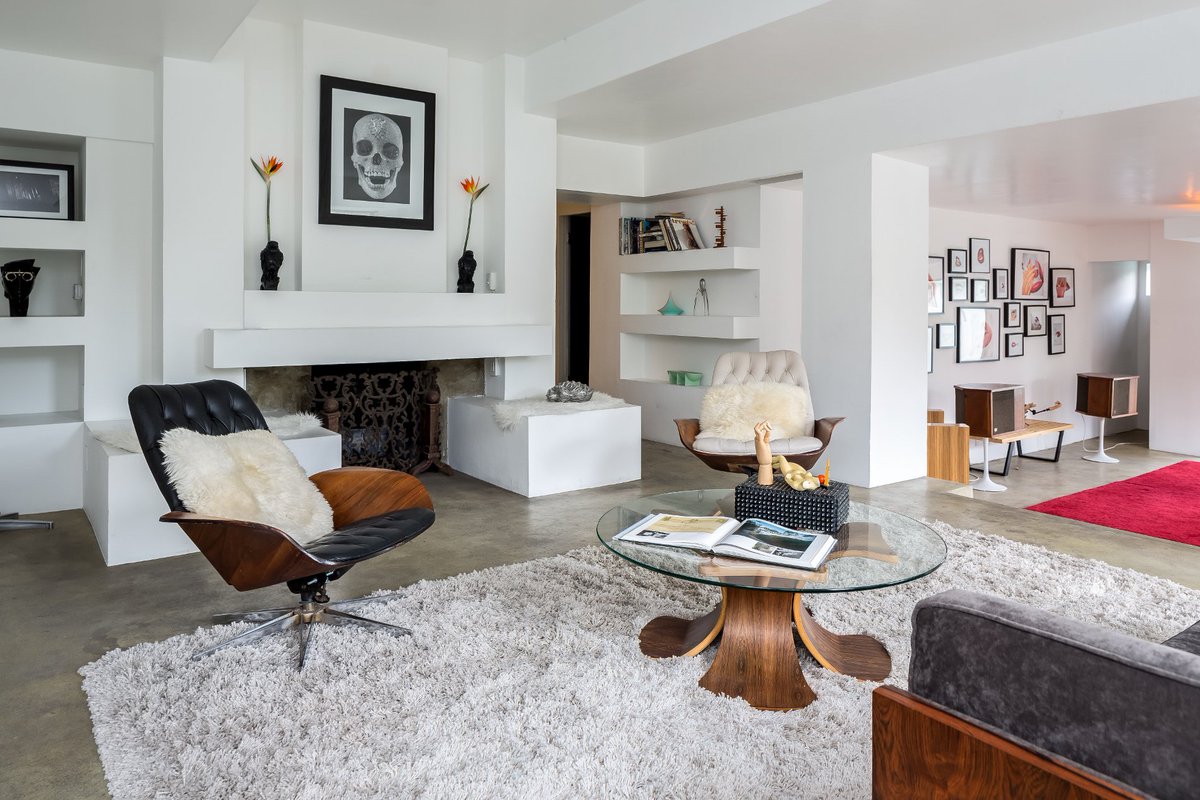 ParadeMagazine's tweet image. #SeeInside: The #LloydWright Home Restored by #DianeKeaton for Sale at $4.295 million bit.ly/2REtwOQ