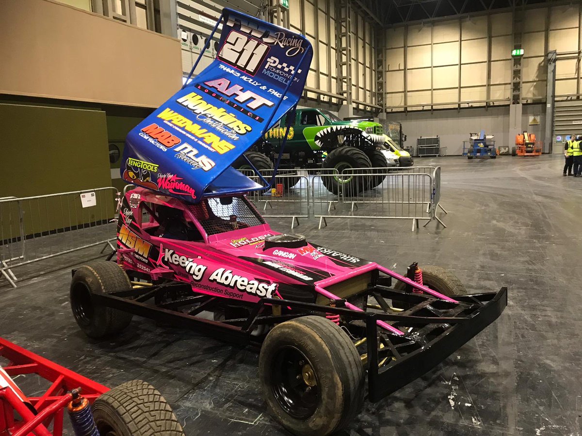 phoebewainman's tweet photo. My Brisca F1 refurbished for the 2019 season😍 I also wanted you to appreciate my pink springs painted by yours truly!💕 On show in the Live Action Arena at the NEC this weekend! #BriscaF1 #NEC #LiveActionArena #211 https://t.co/5G8lHCVpQz