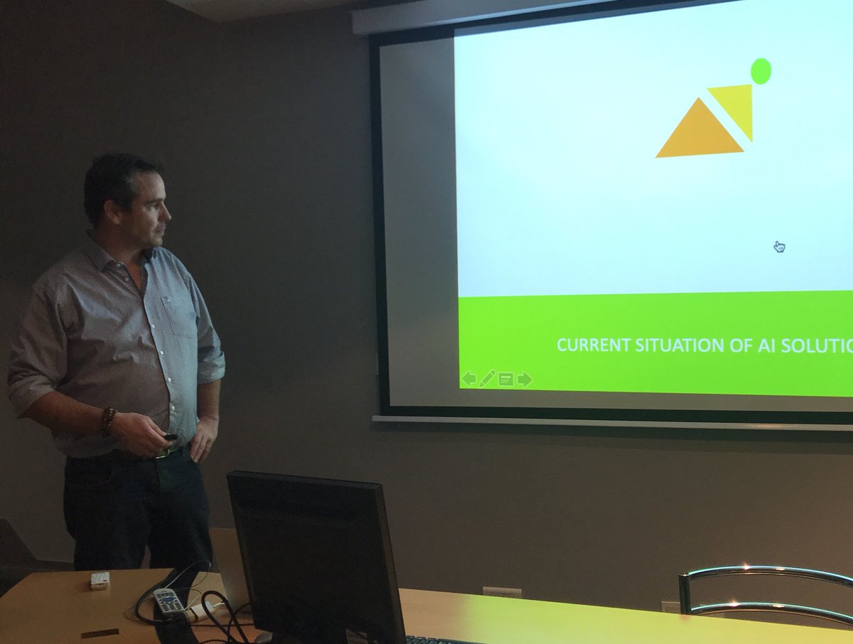 Au tour de <a href="/BeamakSAS/">Beamak</a> de parler des nouveaux moteurs intelligents d’IA #InteligenciaArtificial #chatbots