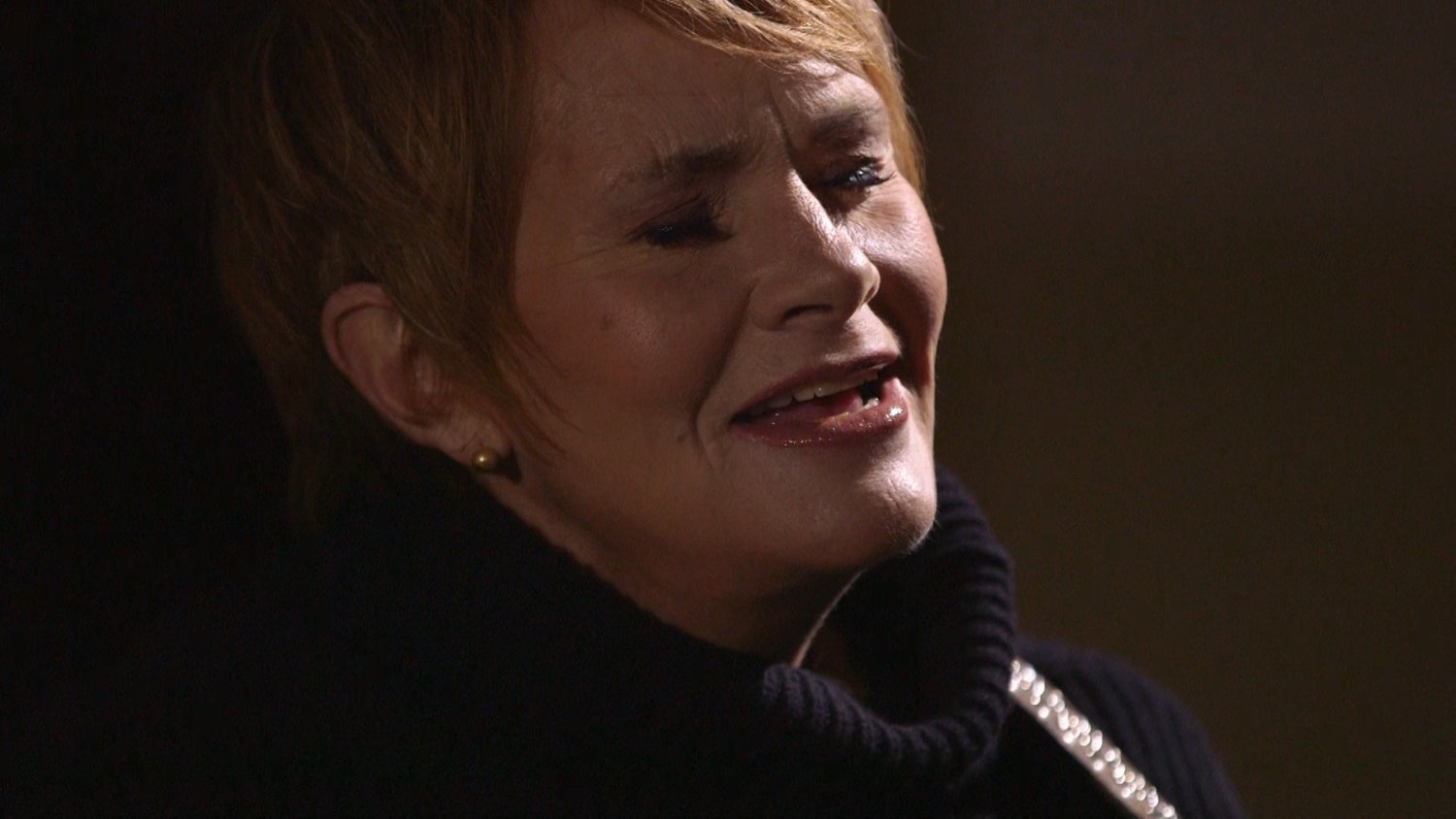Happy Birthday to the legendary Shawn Colvin! Watch her perform \"The Journey.\"  