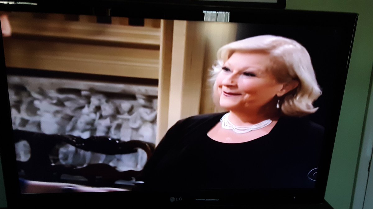 GarrenGroom's tweet photo. @BethMaitlandDQB @YandR_CBS @YRInsider @CBSDaytime You're baaack!!! Woohooo!!
#ContractPlease  📝✒✔ https://t.co/5N9qnI4fis