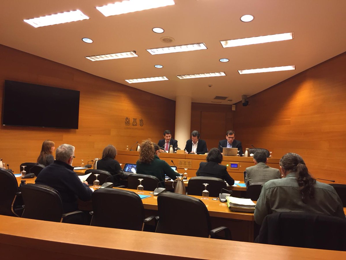 jordipietx's tweet image. I avui també a @cortsval per exposar als grups parlamentaris la visió de @ecoembes_com de l'#economiacircular a la Comunitat Valenciana i com el #PAECV  està canviant el panorama de la gestió d'envasos. Seguim! cc @SoniaPC79 @BdBenito @Juliolopezrubio @AngelHervella