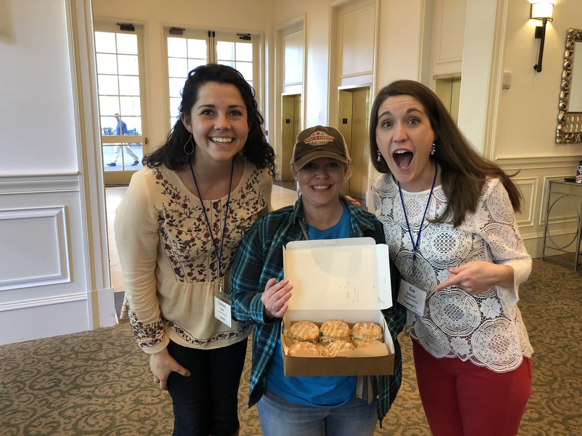 YLTrainingDept's tweet photo. Shoutout to Rebecca from @MapleStreetBisc for making a “Random Acts of Kindness” drop-off at Winter Training! #YLtraining2019 https://t.co/DStSsTZXem