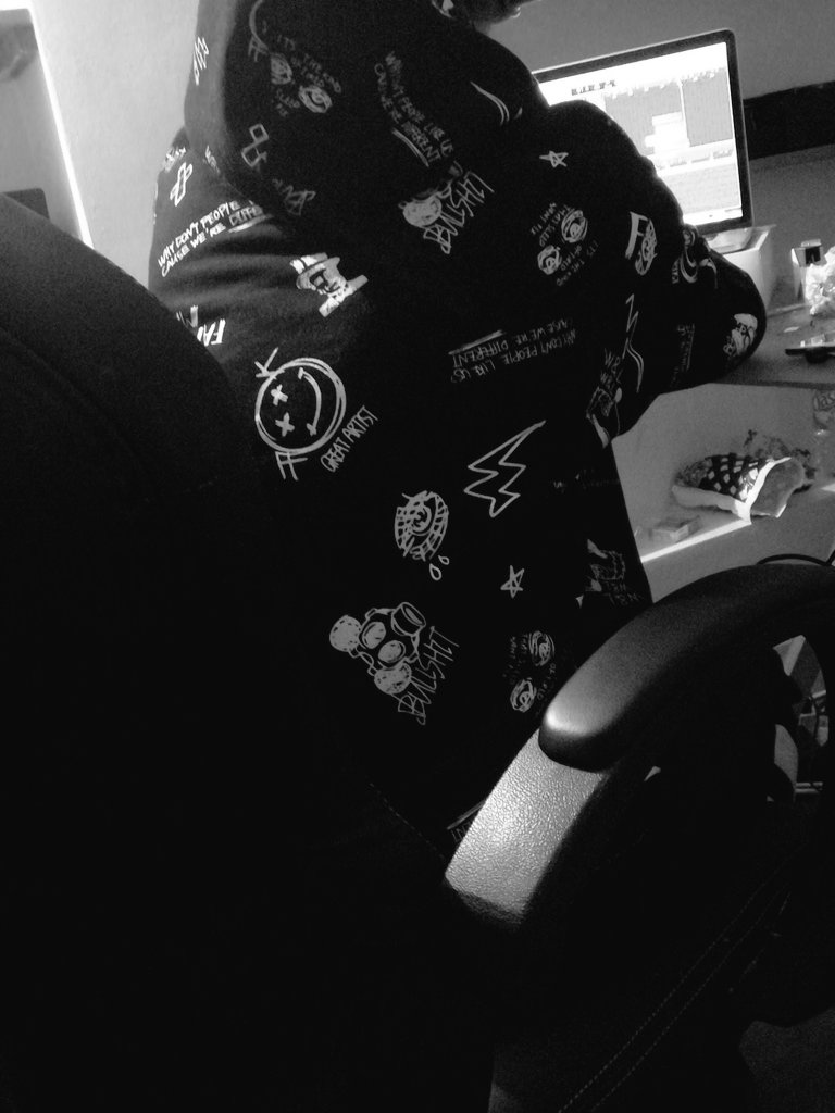 <a href="/Nallas__/">Nallas</a> 👁️