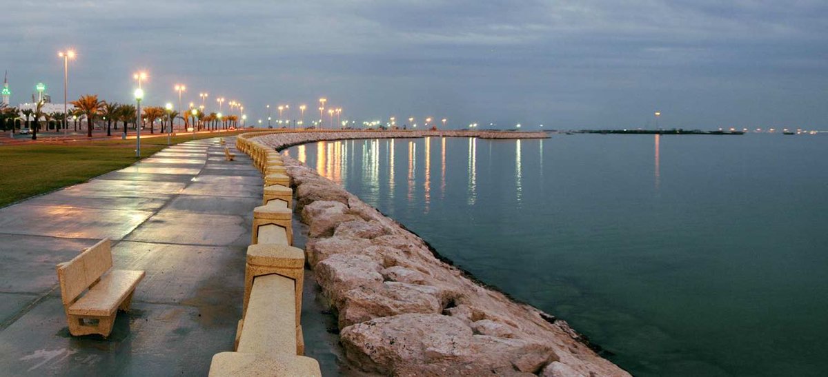 وإن عطاك الوقت عدة خيارات 
قدم لقلبك .. ما يليق بـ مقامه !🌹