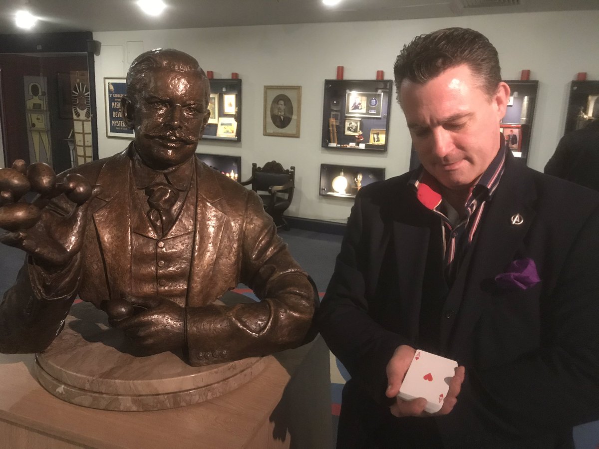 DeanMagicMan's tweet image. Interesting first night of 2019 at the magic circle