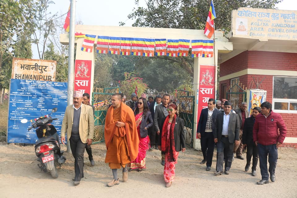 Lumbinidtrust's tweet photo. लुम्बिनी विकास काेष एवं देवदह नगरपालिकाका पदाधिकारीहरूद्वारा भगवान गाैतम बुद्धकाे मावली देवदहमा रहेका बुद्धसँग सम्बन्धित स्थलहरूकाे अवलाेकन भ्रमण गरि यी स्थानहरूकाे संरक्षण एवं प्रवर्धनकाे लागि छलफल गरियाे ।
#VisitNepal2020 #VisitLumbini #Devadaha #VisitDevadaha https://t.co/kdppZElM9E