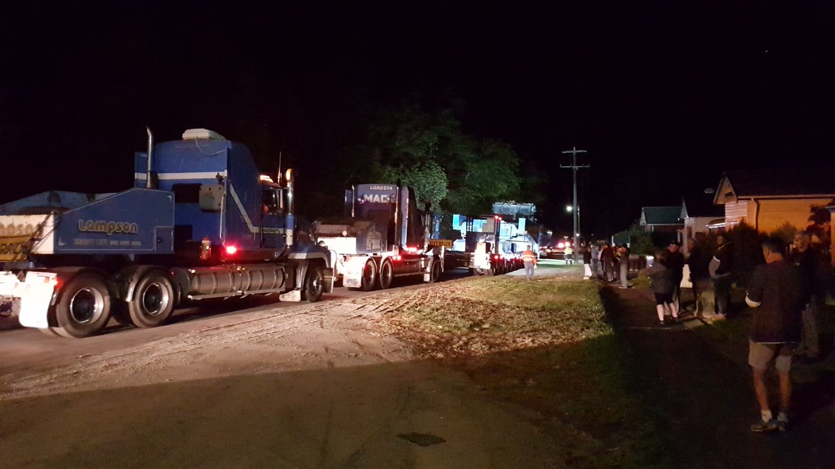 VicTraffic's tweet photo. Great news - #Superload made easy work of the Leura/Lawrence St tricky turn and is now about to cross the Princes Highway. Thanks for these pics from some of the 200 Camperdown locals who turned out to catch a glimpse of the #Superload. #superload #victraffic https://t.co/USyrS0FKTR