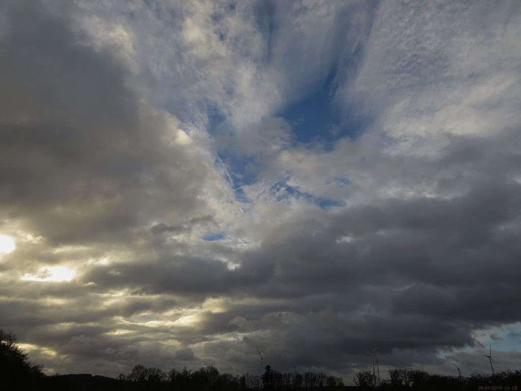 beingmyself_25's tweet photo. #Chemtrails #AerosolAssault #Aluminium #Barium #Stronthium   #Sulphuricacid #CHAFF #WeatherModification #GeoEngineering #HAARP   #Nexrad #Fallstreak #SRM #PolymerFiber #CloudSeeding 09.01.2019 #SkyOverGermany https://t.co/ZMEnjNnUk8