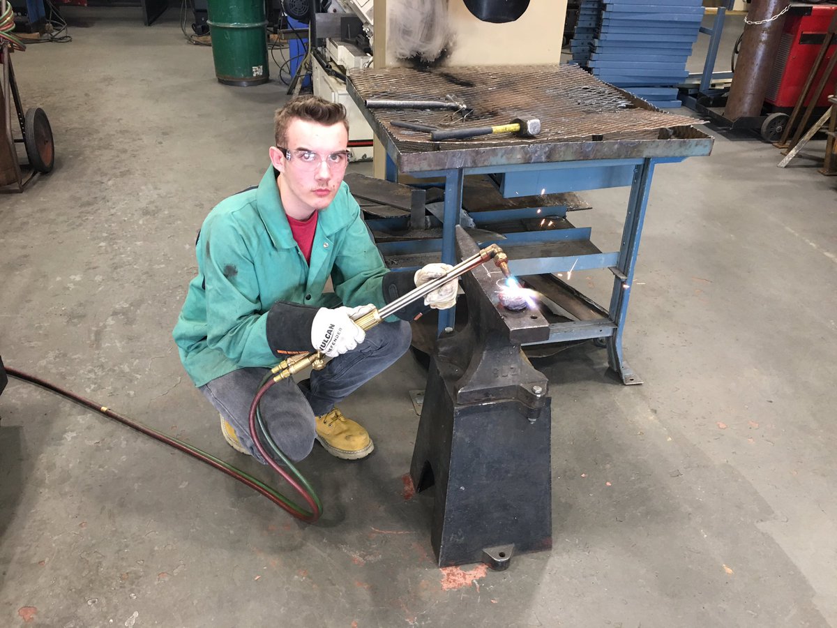 BCIT Welding student working on a forge welding project @BCITTWEETS <a href="/BCITMedfordCTE/">MedfordTech</a>
