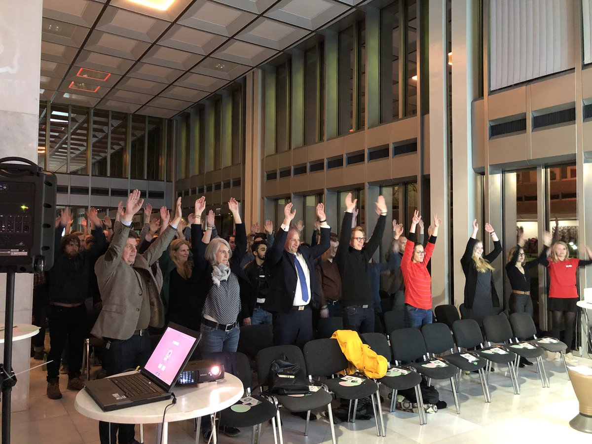 WarmUp in bei #12minMS mit Paula von #StrongPartners