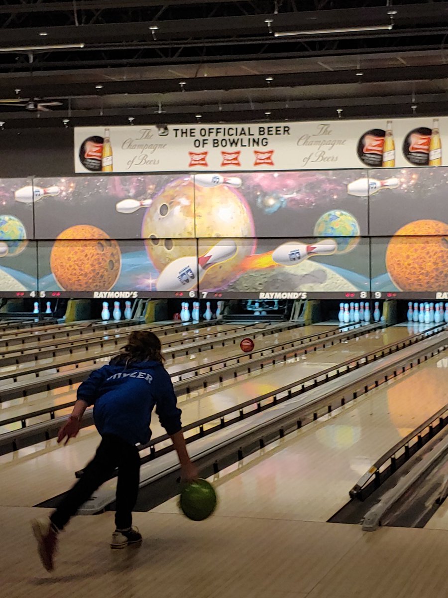 JenniferProstka's tweet photo. PE bowling field trip #bhpride @BHElemPE @Bighollowelem https://t.co/AxtGeJumjt
