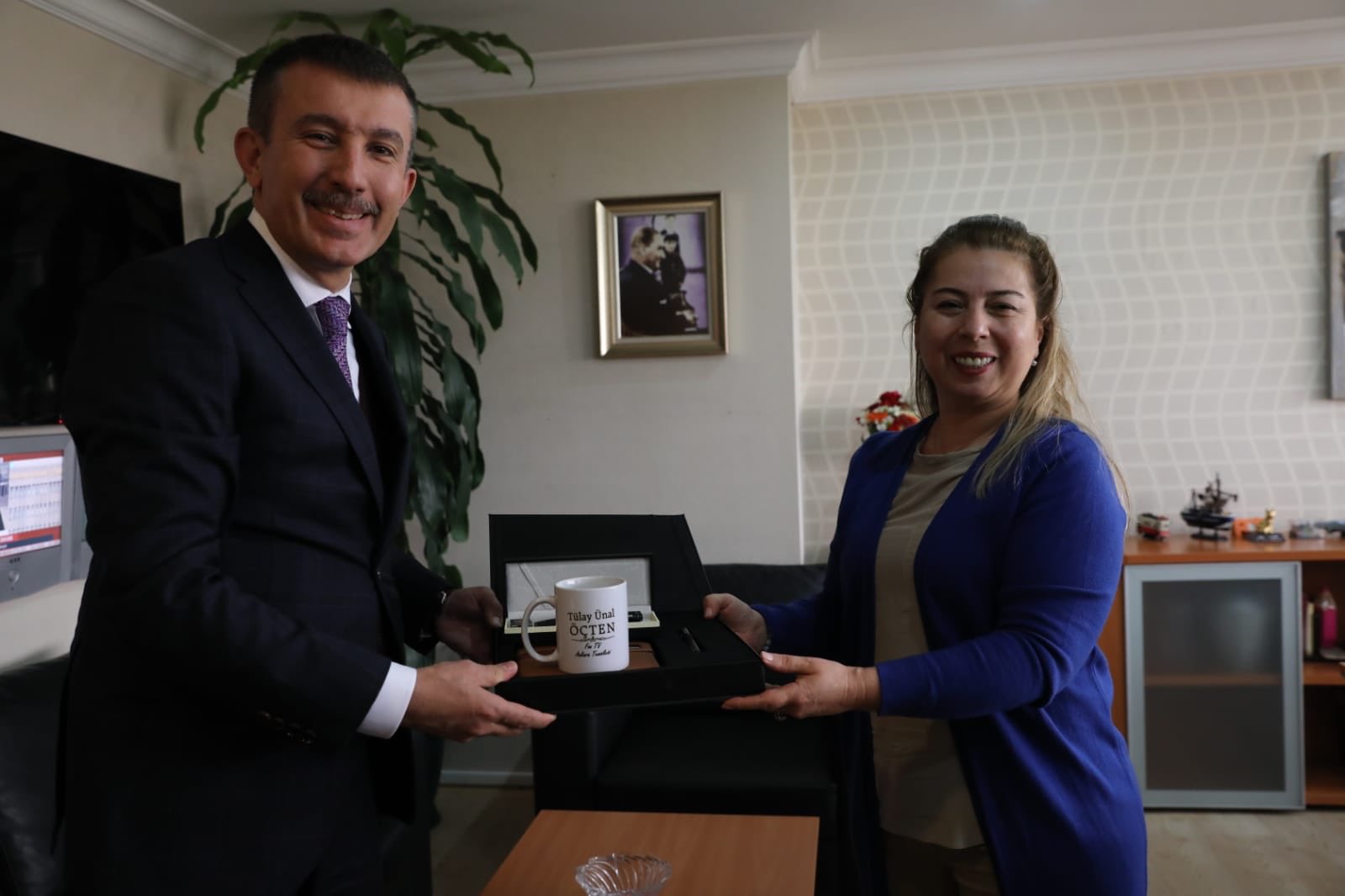 Doc Dr Asim Balci On Twitter Gece Gunduz Demeden Haber Pesinde Kosan Tum Medya Mensuplarinin 10ocakcalisangazetecilergunu Kutlu Olsun Bu Onemli Gunde Hurriyet Gazetesi Ankara Temsilcisi Hande Firat Ve Fox Tv Ankara Temsilcisi