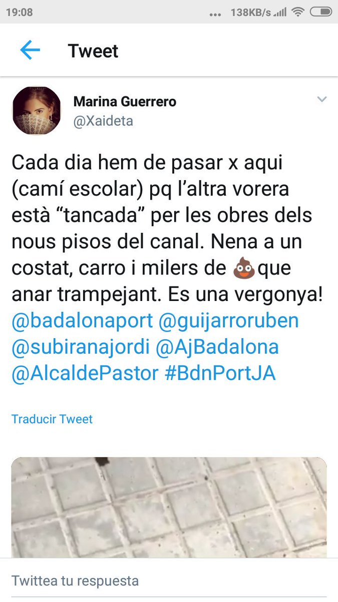 Plunabdn's tweet photo. @lidiasc1 @AjBadalona @AlcaldePastor @subiranajordi @badalonaport Al parc💩🚯. 
Les 🏗️ són els 👑 a la zona i no es respecten 🕒 escolars ni passos ♿ 
No s'arregla un simple vidre, trencat fa mesos.
No es contesten peticions d millora de la mobilitat (molt menys s'apliquen).
Penja't la🎖️de #camiamic i #cessióITV 👻 i posa't a 😴 fins l maig 🗳️ https://t.co/RdTfaNV6ol