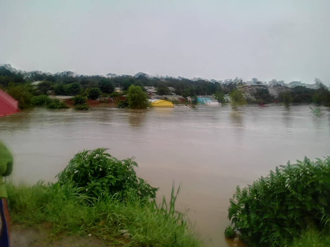 aej_malawi's tweet photo. #Malawi Since July 2018, disasters, notably stormy rains and strong winds, have affected 20, 763 households or  114, 196 people in 24 districts. As of today, 17 deaths of which 12 were due to lightning and 23 injuries have been recorded.@afarp2018 @HeadUNISDR @madamedisaster https://t.co/l4iTOHBYoV