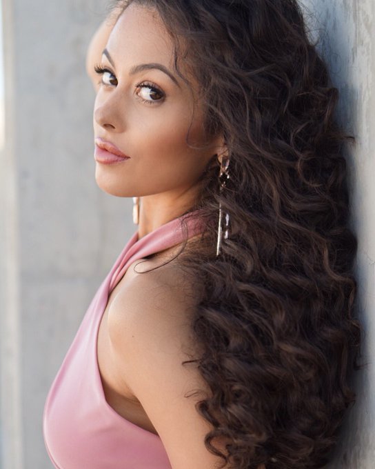 Notice the story you are telling yourself, if it&rsquo;s not positive, change it. 💞 https://t.co/DAf6k1emz