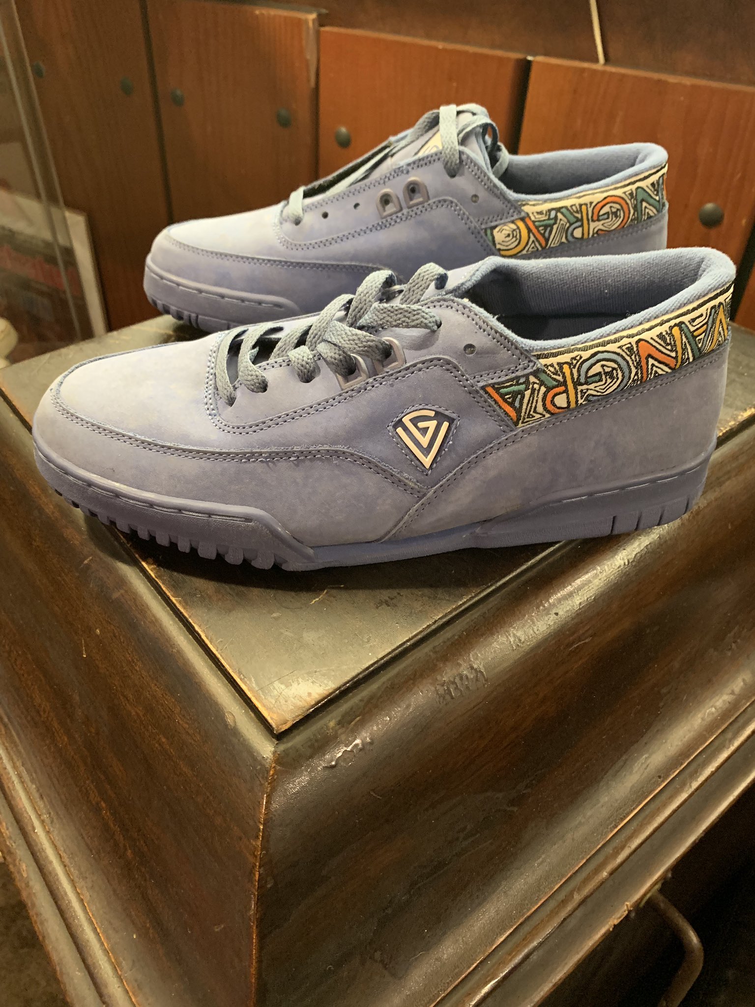 TheShoeKings1982 on X The crew at TSK1982 has vintage Vangrack. tsk1982 vintagesneakers https t Ky1qd39Kxp X