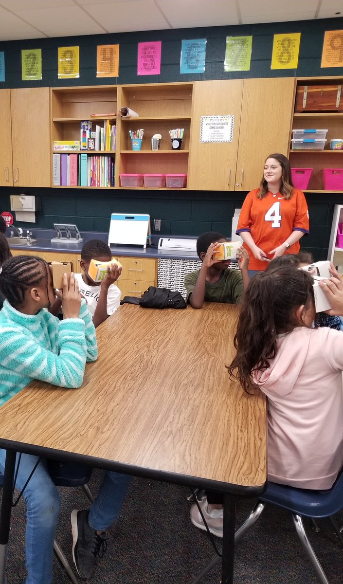 PutnamTeach's tweet photo. 5th grade Ss @ENSARocks explore career clusters in guidance lessons with virtual reality! Ss experienced careers in airplane engineering, animation, and veterinary science! They ranked these and gave ideas of future careers of interest. @EdTechGCS @DawnHooker80 https://t.co/TXHvekghXY