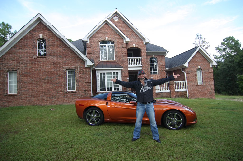 Twitter पर MATT HARDY: "#TBT 2008 Before the evolution of my house into a  home & before my Corvette morphed into an Escalade for my family.… "