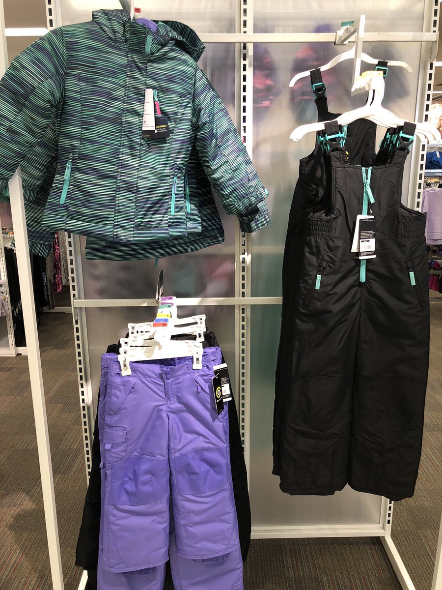 MorganSewell4's tweet photo. Gettin ready for the first of 2019 Snowmageddon! #snowmageddon2019 #T1280 #snowday https://t.co/4z2UdtOUSy