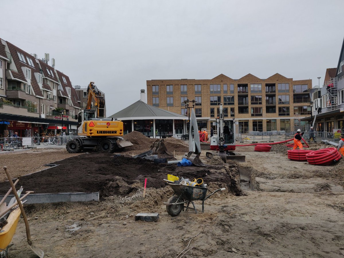 HartvanLeusden's tweet photo. Werkzaamheden op 't Erf in volle gang en vorderen goed! @Roelofsgroep @Gem_Leusden #debouwmaakthet #bouwteam #samenwerken https://t.co/jTYbxcXtgV