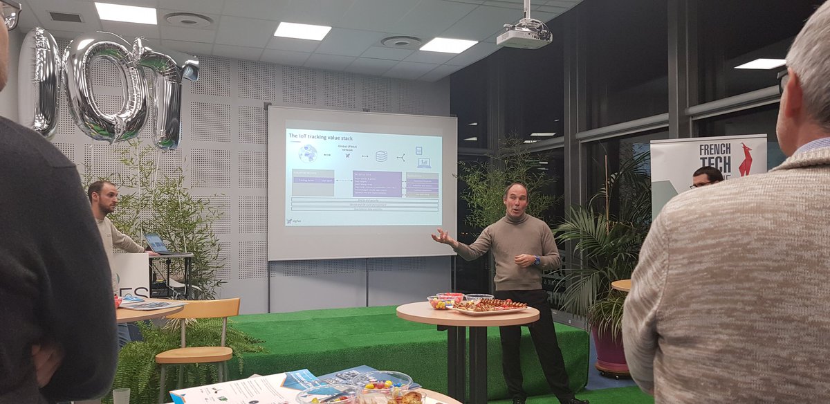 AnnecyFTech's tweet photo. #MeetupIoT by @AirNodes - intervention de @sigfox - intérêt et application d'une techno Made in France #IoT https://t.co/3Zkp4dn1V1