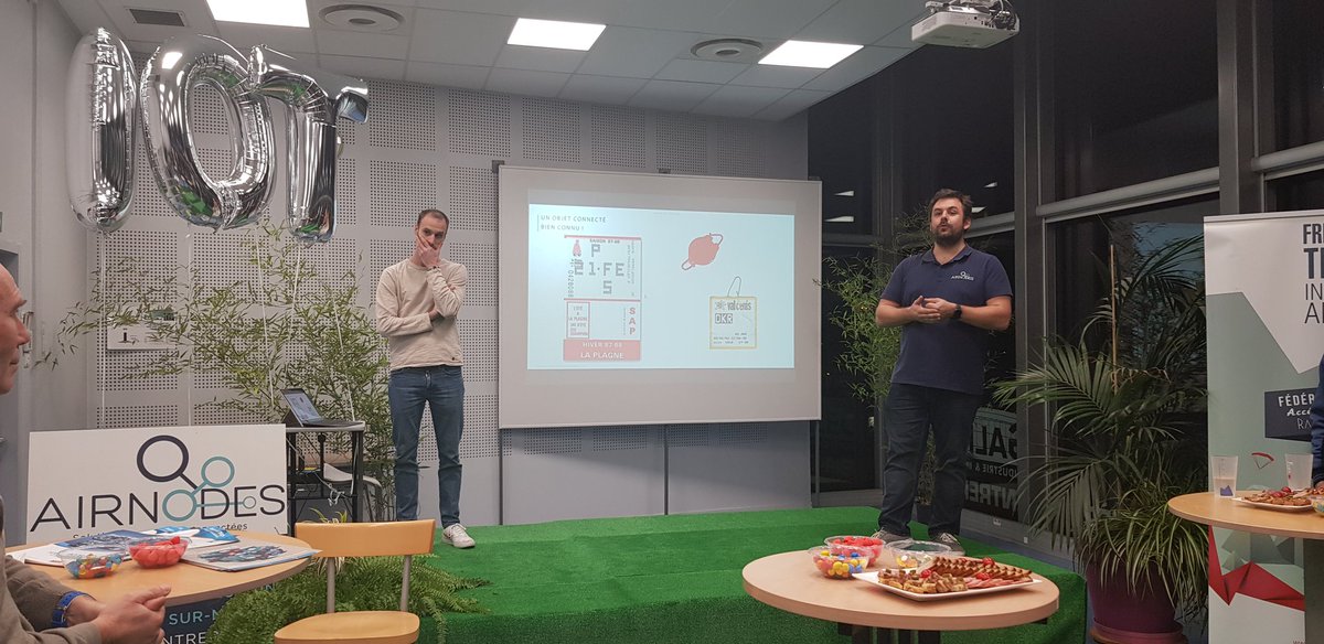 AnnecyFTech's tweet photo. #MeetupIoT @AirNodes : Comment bien démarrer son projet d'IoT? D'abord à travers la preuve de concept ! https://t.co/Hs9VEJfyZe