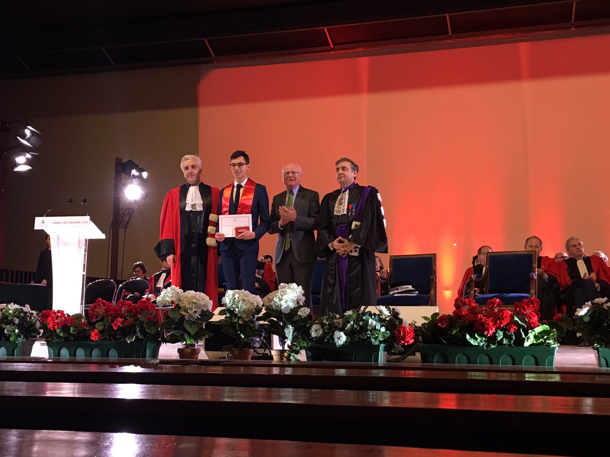 Panthéon-Assas université (@assasuniversite) on Twitter photo #soireedesmajors Félicitations aux 78 majors de Master 2 d'<a href="/AssasParis2/">Université Panthéon-Assas (ancien compte)</a> 🎓! #GoAssas #UP2PA #Excellence #soireedesmajors Félicitations aux 78 majors de Master 2 d'<a href="/AssasParis2/">Université Panthéon-Assas (ancien compte)</a> 🎓! #GoAssas #UP2PA #Excellence