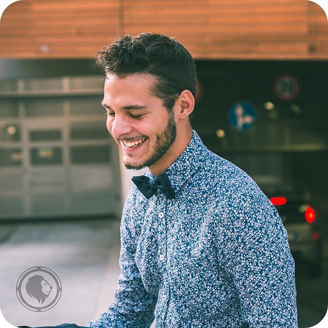herculesbeardco's tweet photo. There is always a reason to smile.
.
.
.
.
.
#herculesbeardco #mensgrooming #naturalhaircare #naturalskincare #menstyle #menshealth #streetstyle #gq #gqstyle #luxury #barbershop #stylist #birchbox #birchboxman #menblogger #mensfashion #menshair #barber  … https://t.co/sAenKnJYg6 https://t.co/riojhC8gWY