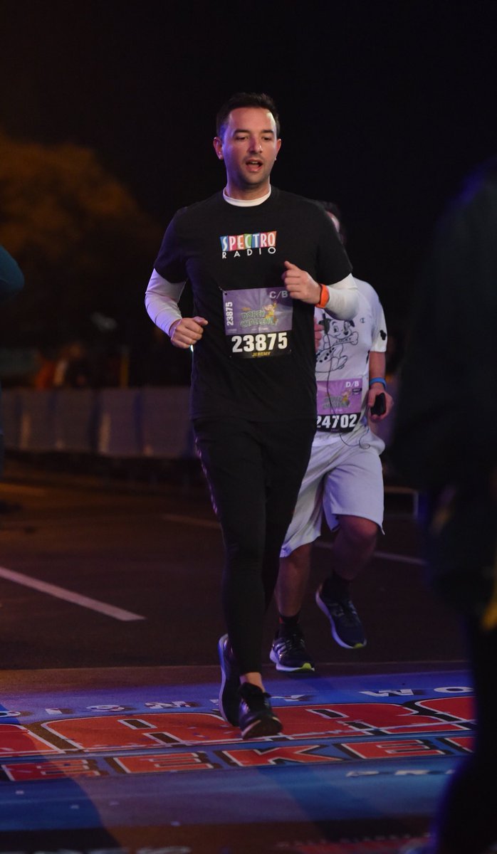 spectro_radio's tweet image. Crossing the finish. One down, three more to go! #wdwmarathon #DopeyChallenge2019 #WDW5k #jocks