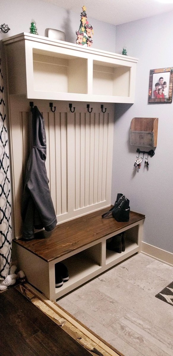 s_rving's tweet image. Here is an update on the reno in the house! Living room and front doorway is done! Master bed, bath and closet is still a work in progress. More pictures to come! #renovation #DIY #workinprogress