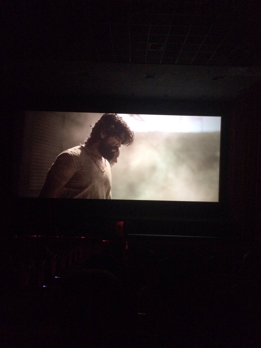 PratigyaPulasa1's tweet photo. Finaly saw #kgfchapter1..i thnk dis d 1st movie where realy i had goosebumps..@TheNameIsYash u r d superhero🦸♂️..nvr thot dis movie wil b lyk dis awesome 2 watch,cnt xplain my feelngs,KGF rocks🙌🏻an epic1 @prashanth_neel waitng 4 #chp2 guys do watch coz ye nhi deka to fir kya deka https://t.co/EYWAkdjEbW