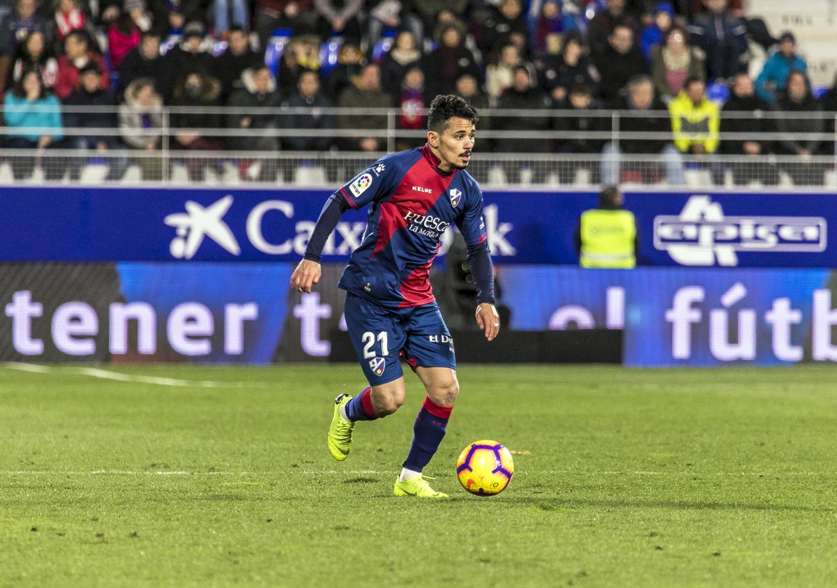 Serdar Gurler, durante un encuentro con el Huesca.