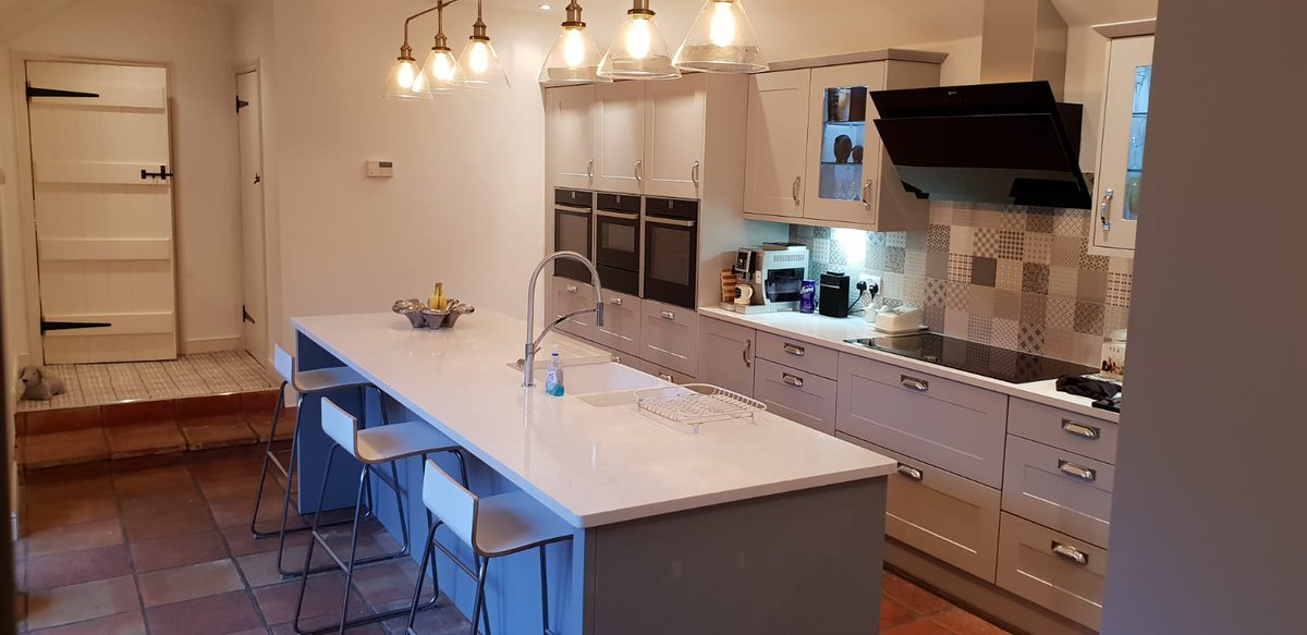KBB_EALtd's tweet image. Stunning Masterclass kitchen recently installed in Kelsale. In glorious greys with quartz worktops and Neff appliances. ❤ #kitchen #Kitchendesign #kitchencolour #neff #quartzcountertops @Masterclasskitc @Masterclass_ST @Masterclass_GJ @NEFFHomeUK