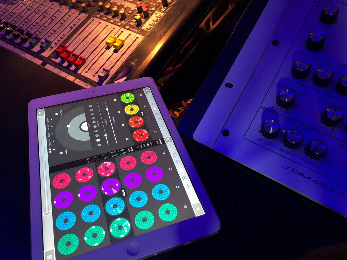 Loopseque's tweet image. Evening mood
#loopseque8 #sequencer #sampler #beatmaker #iosmusic #dj #technoculture #ipadmusician#iosmusician #evening #colours #mood