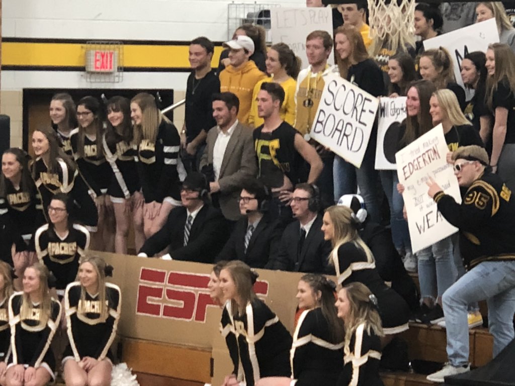 MattStantz's tweet photo. @espn  we are throwing it down ESPN style tonight.  Anchors and all.  Where’s SVP when you need him!  Can we get a plug. Fairview High School Sherwood Ohio https://t.co/kfZFozVGoZ