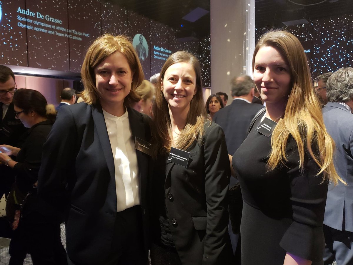 Lindabeauparla2's tweet photo. Toujours un plaisir de se retrouver lors du Cocktail du #NouvelAn de #PwCMTL. Bonne année 2019! https://t.co/3p5PruBrF5