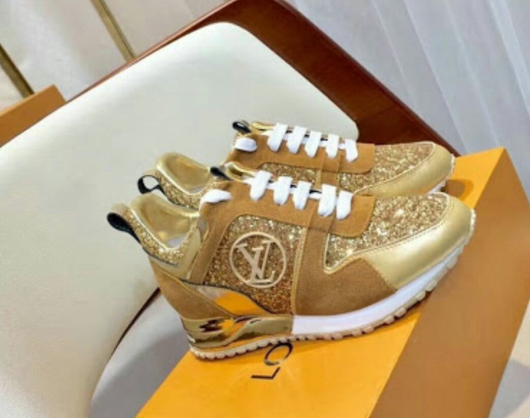 ALBERTO on X: LOUIS VUITTON Paris Shoes in Nairobi Price 4500ksh Call  0703221536 Size :37-40 Few left  / X