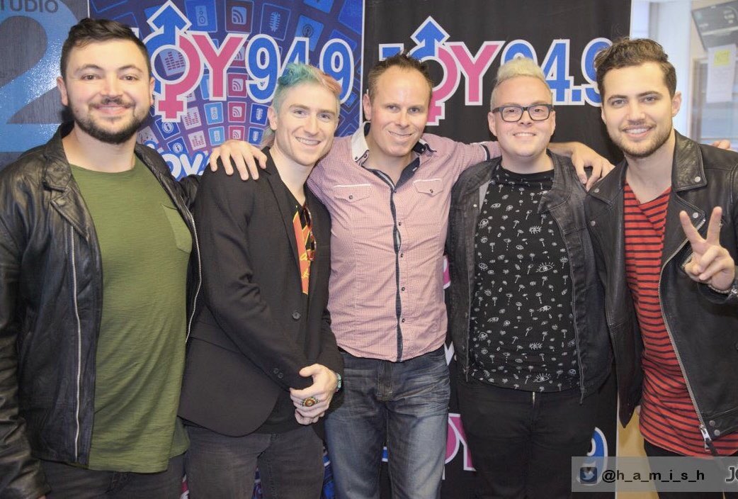 LeoStubbing's tweet image. NEW 🎧
@WALKTHEMOONband - Timebomb.
When I was at @JOY949 I spoke with the guys in studio in Jan 2016.
Very catchy, top tune guys!
Available online now!
#walkthemoon #timebomb #newmusicfriday 
@SonyMusicAU @SonyMusicNZ