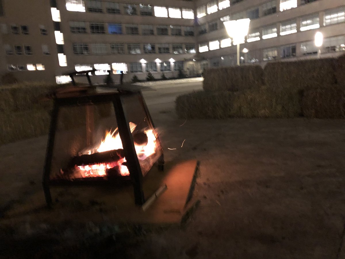 CynRobillard's tweet photo. Une véritable expérience étudiante hivernale @uOCampus! @uOttawaRez https://t.co/4FdAQlpkjk