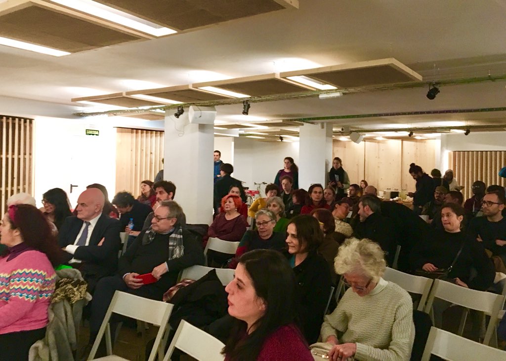 palomajrrtt's tweet photo. Hoy en #DistricteGlobal tuvimos una gran jornada dnde diferentes colectivos d personas migradas nos compartieron sus experiencias, identificando las principales fronteras q existen para la participación política n la ciudad.Gracias al grup diversitat por organizarlo! @bcnencomu https://t.co/T5BCERDwMf