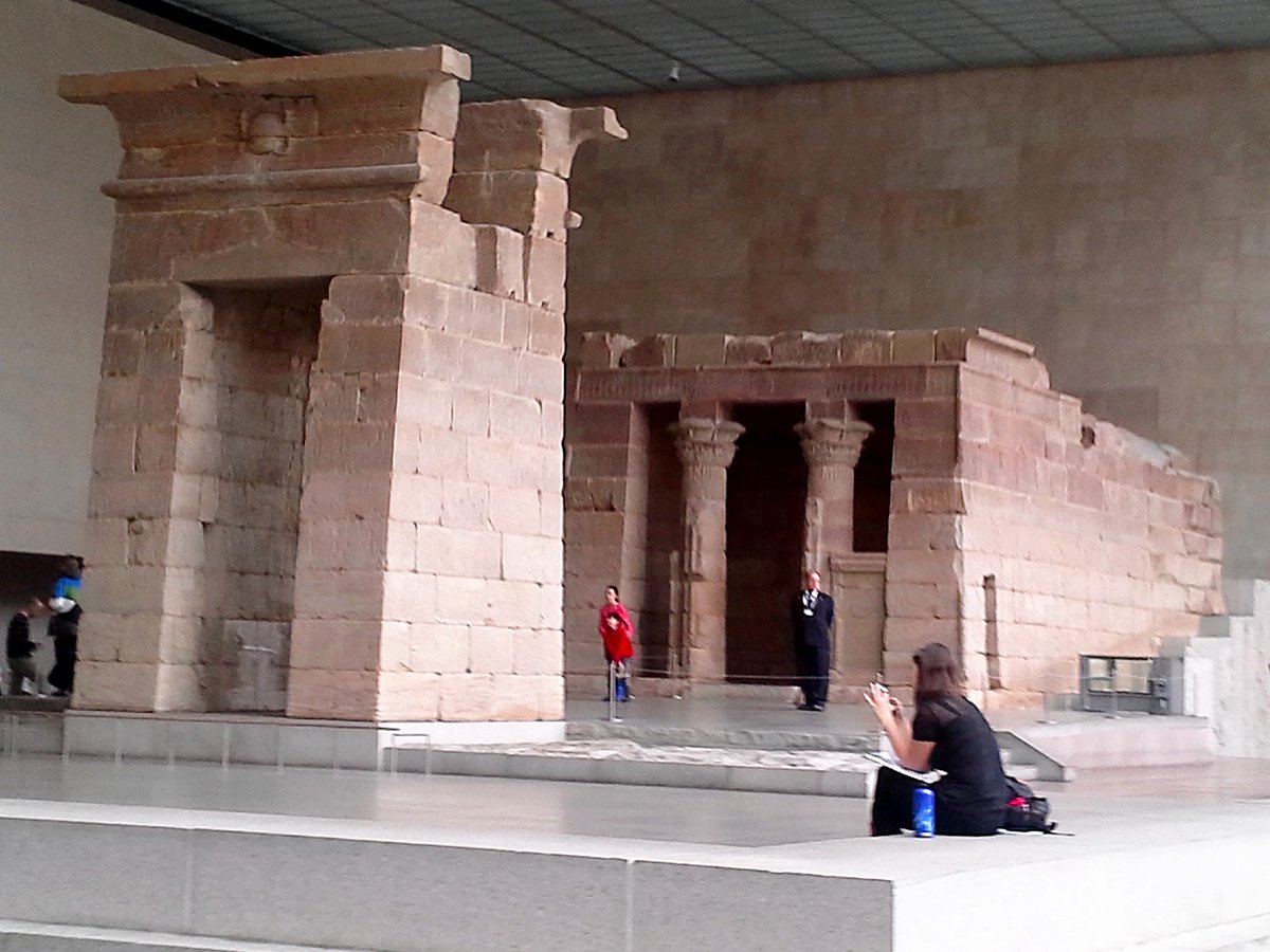 NadRap's tweet photo. The Temple of Dendur. The Metropolitan Museum Of Art. The temple represents a combination of Roman and Egyptian culture.
#themet #metropolitanmuseumofart #dendur #dendurtemple #photooftheday #museumsofnewyork #ancientegypt #architecture https://t.co/pHSuVOpYcr