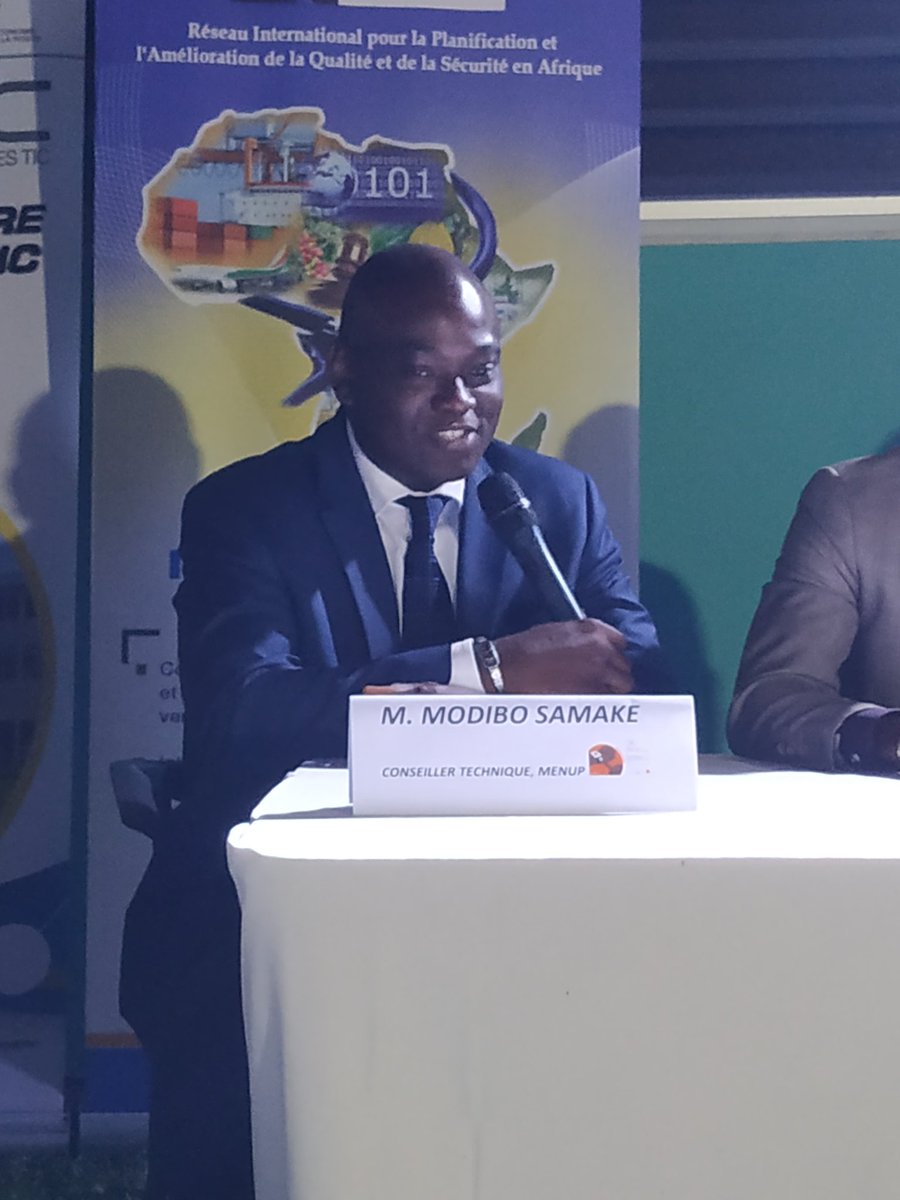 MKwadyo's tweet photo. La santé ne doit pas coûter la vie - Modibo Samaké #OfabMisna #OrangeEnsemble https://t.co/CvT4ayPLhz