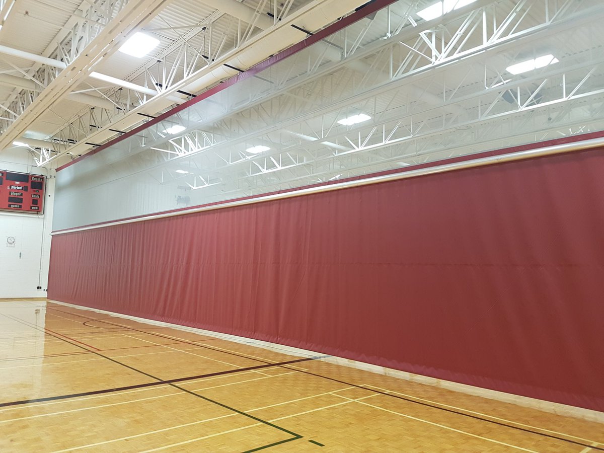ForumAthletic's tweet photo. Installation of a new F3500 Centre Drive gymnasium curtain @RedeemerRoyals We hope you enjoy! https://t.co/YPSdn1nd1u