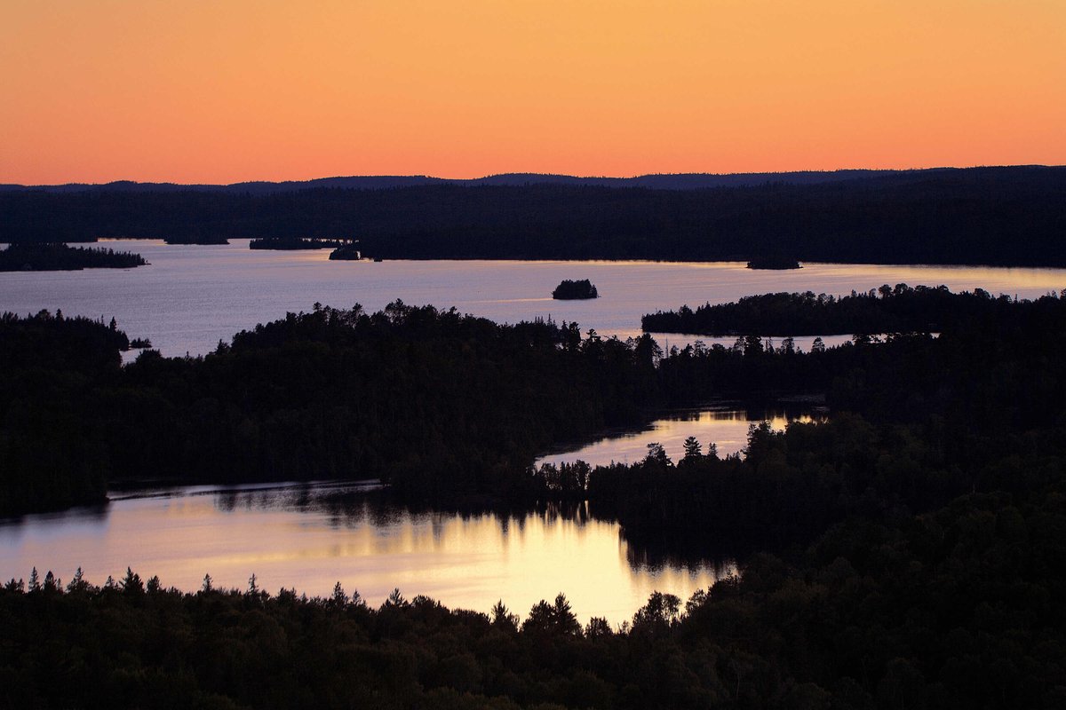 OntarioParksNE's tweet photo. Lake Temagami is a wonderland of islands, deep blue waters, hidden coves and towering old growth pine forests.  

#FinlaysonPointPP makes a great base to explore this huge lake from, and in fact, the entire #Temagami region...

https://t.co/xTcidvSUQf https://t.co/ogSkv3ChMA