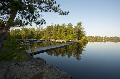 OntarioParksNE's tweet photo. Lake Temagami is a wonderland of islands, deep blue waters, hidden coves and towering old growth pine forests.  

#FinlaysonPointPP makes a great base to explore this huge lake from, and in fact, the entire #Temagami region...

https://t.co/xTcidvSUQf https://t.co/ogSkv3ChMA