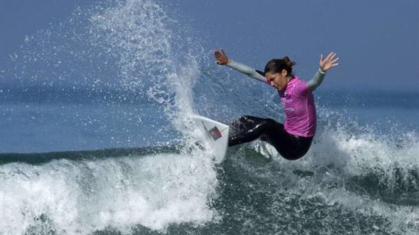 GetxoKirolak's tweet photo. Garazi Sánchez surfalaria, Getxoko Kirolari Onena 2018an, XII. Getxo Sasoi Sasoian Kirol Galan hautatua // La surfista Garazi Sánchez gana el premio de Mejor Deportista de Getxo 2018, en la XII Gala del Deporte Sasoi Sasoian. Zorionak! #GetxoKirolak #Getxo https://t.co/CQIB7Ga1Ah