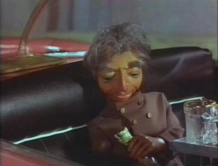 Nostalgic_Thing's tweet image. Noel Gallagher celebrates after the 1997 Brit Awards